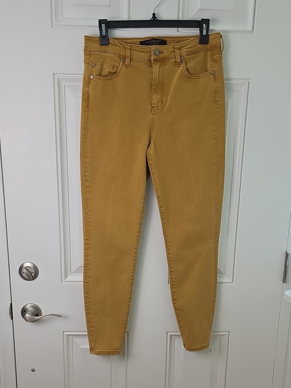 Liverpool Stretch Skinny Jeans in Honey. Size 8